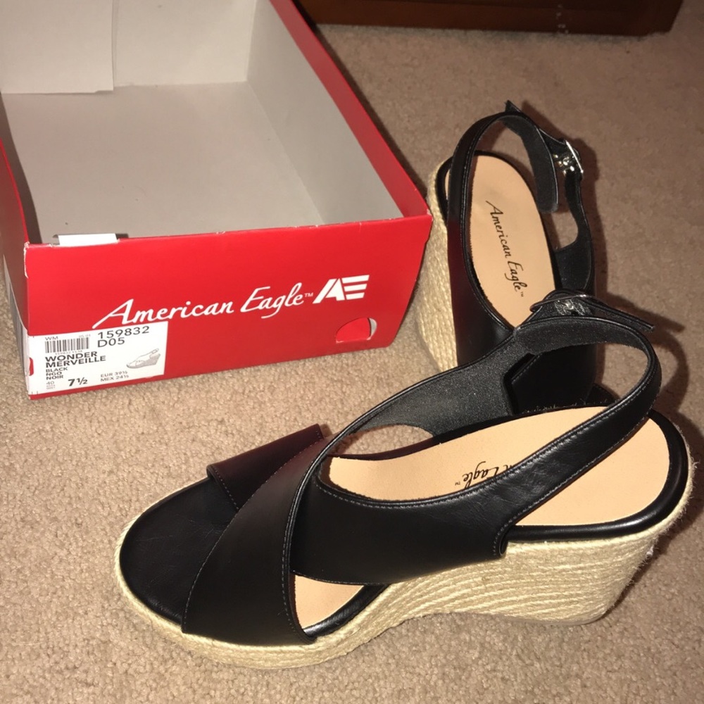 CUTE Black wedges
